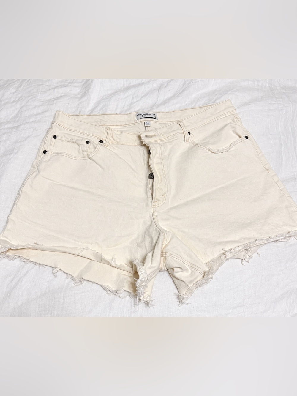Abercrombie & Fitch Women's Curve love Dad Shorts